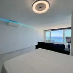 Torre Principado Seafront Studio