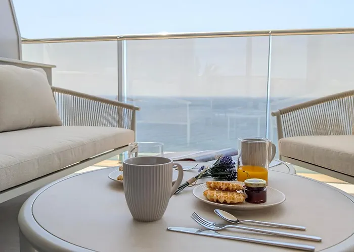 Sunset Cliffs Sun & Beach Apartment