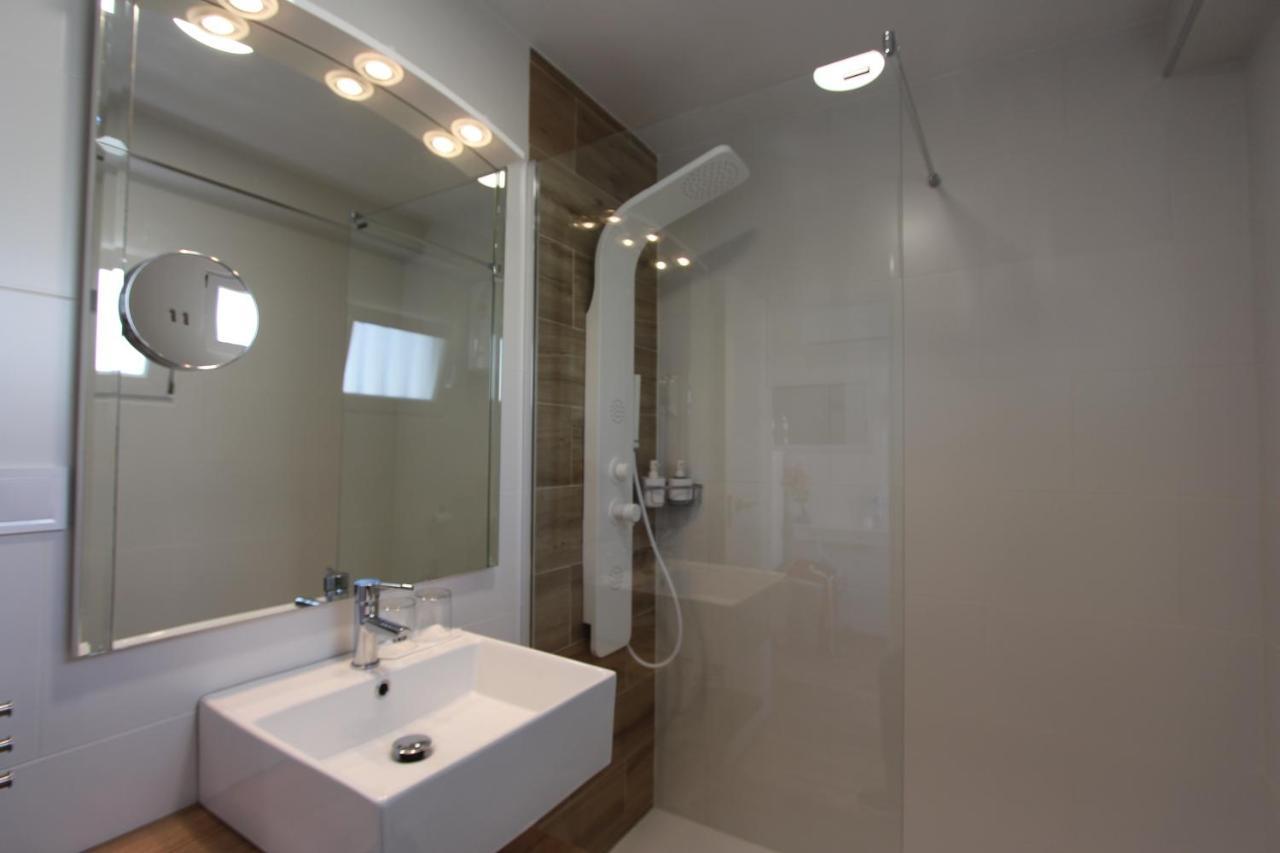 Lantana Suite-turis Apartment