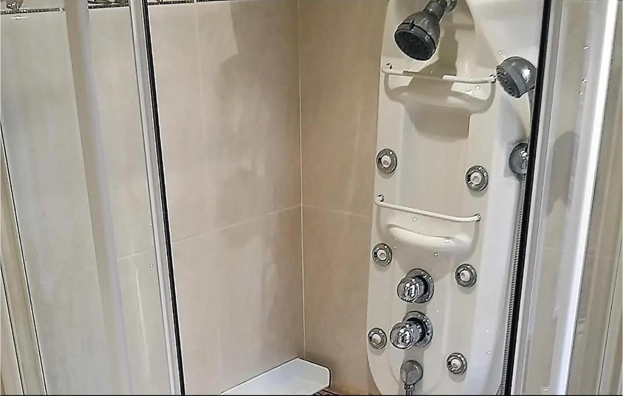 Three-bedroom In Apartment