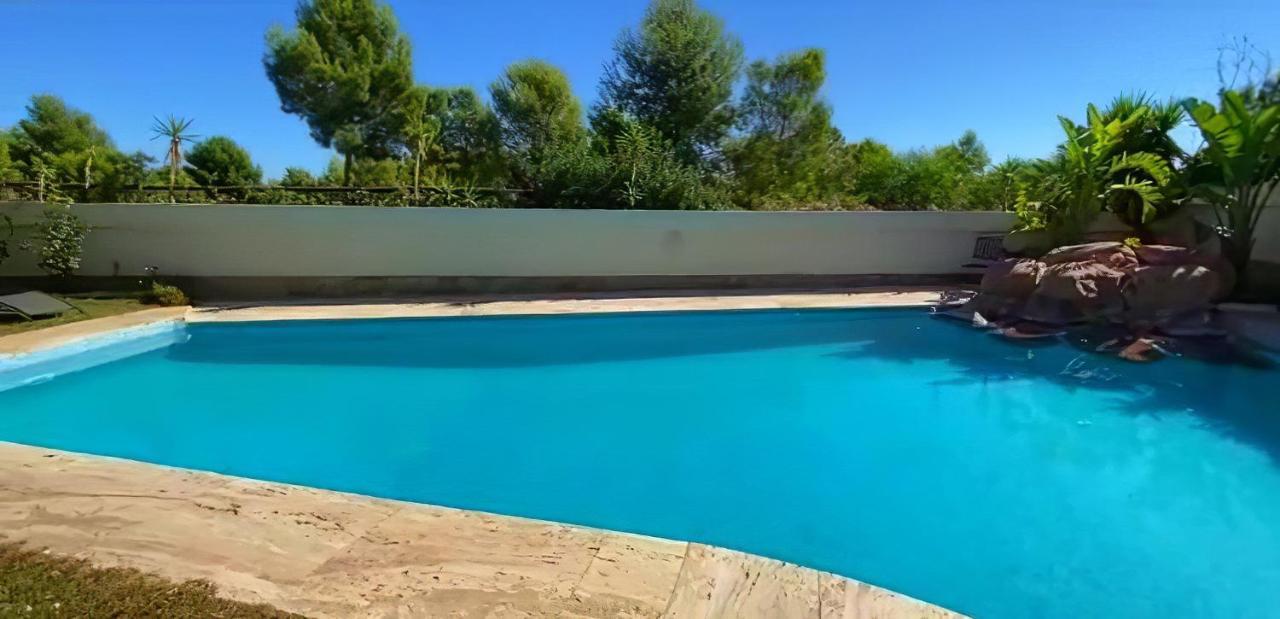 - Kitchen, Pool, Barbecue And Large Garden Benidorm