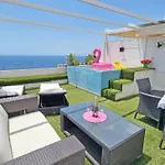 Terraza Con Piscina Privada Y Vistas Al Mar