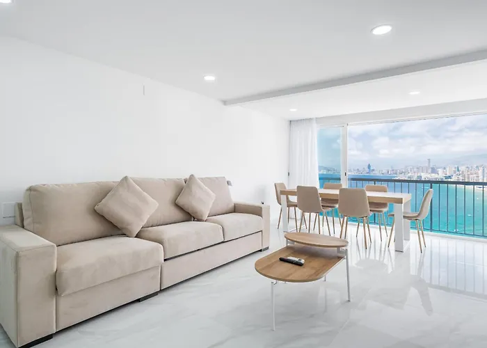 Halcon Deluxe 17-C Apartment Levante Beach