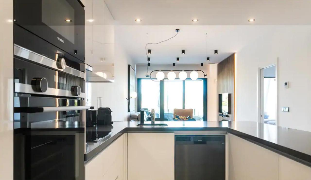Luxury With Private Hot Tub By Poniente Appartement