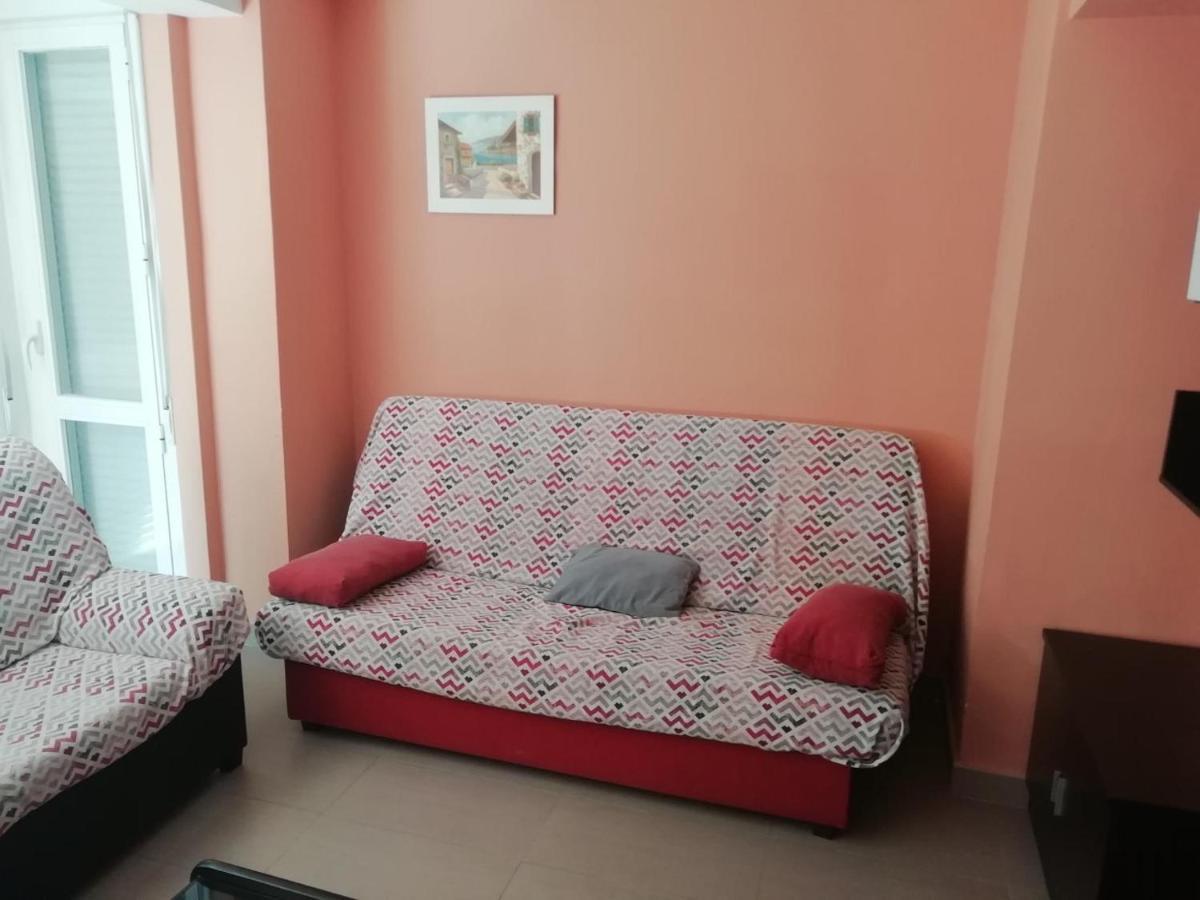 En Apartment *