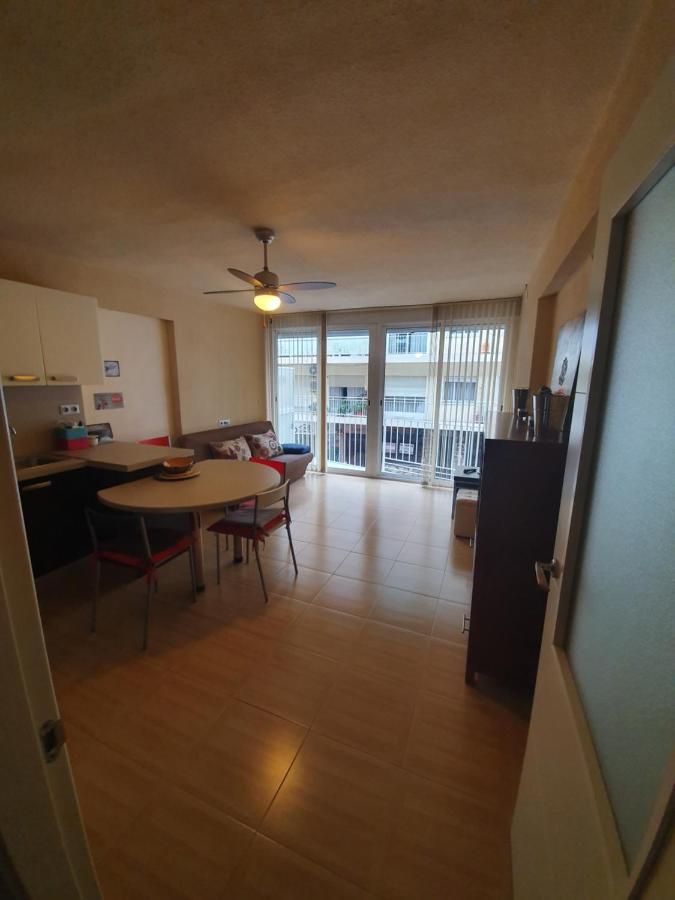 Apartament In Downtown Homestay *