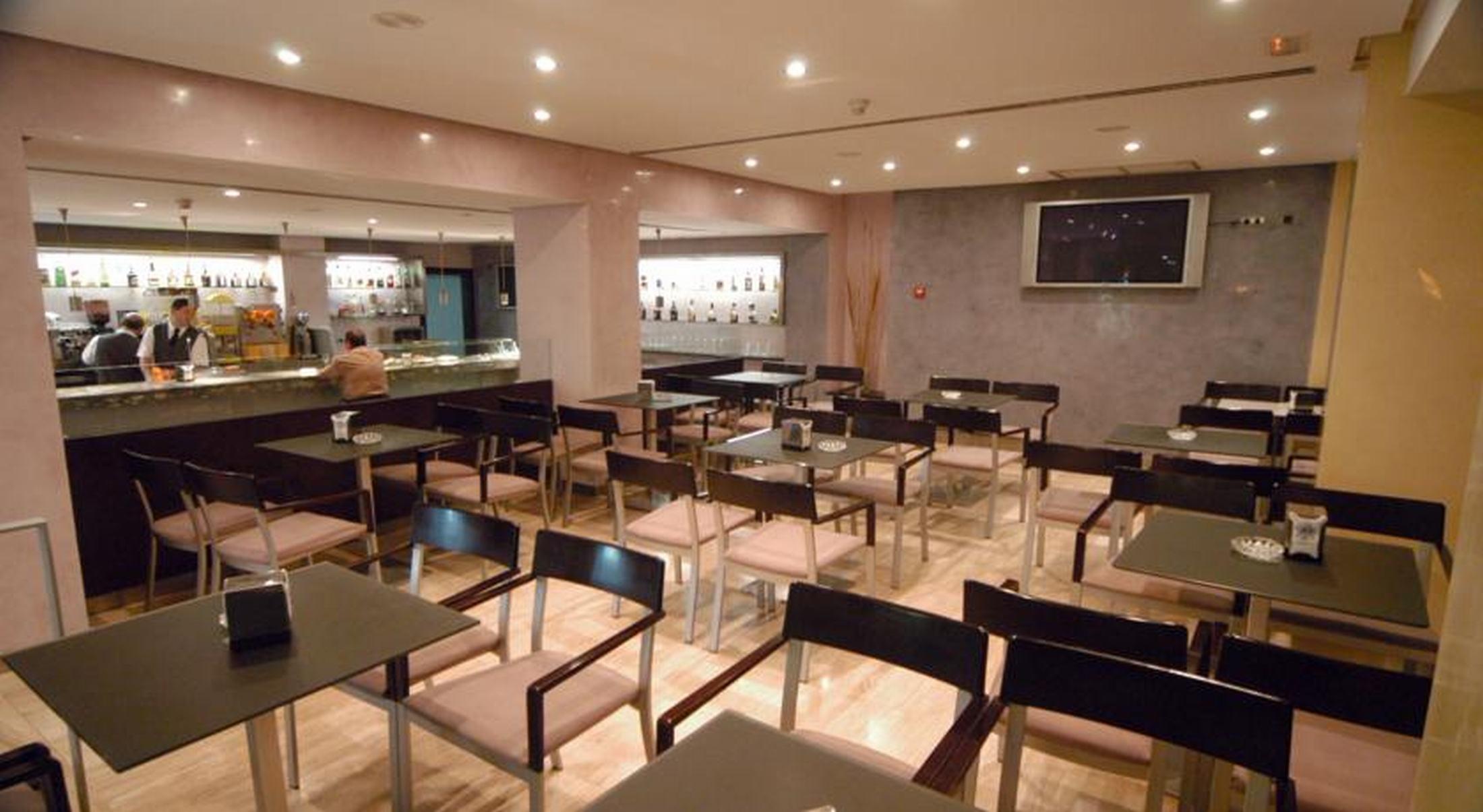Tanit Hotel 3*