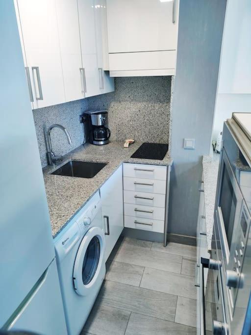 Bermudas Con Piscina Y Garaje En Appartement