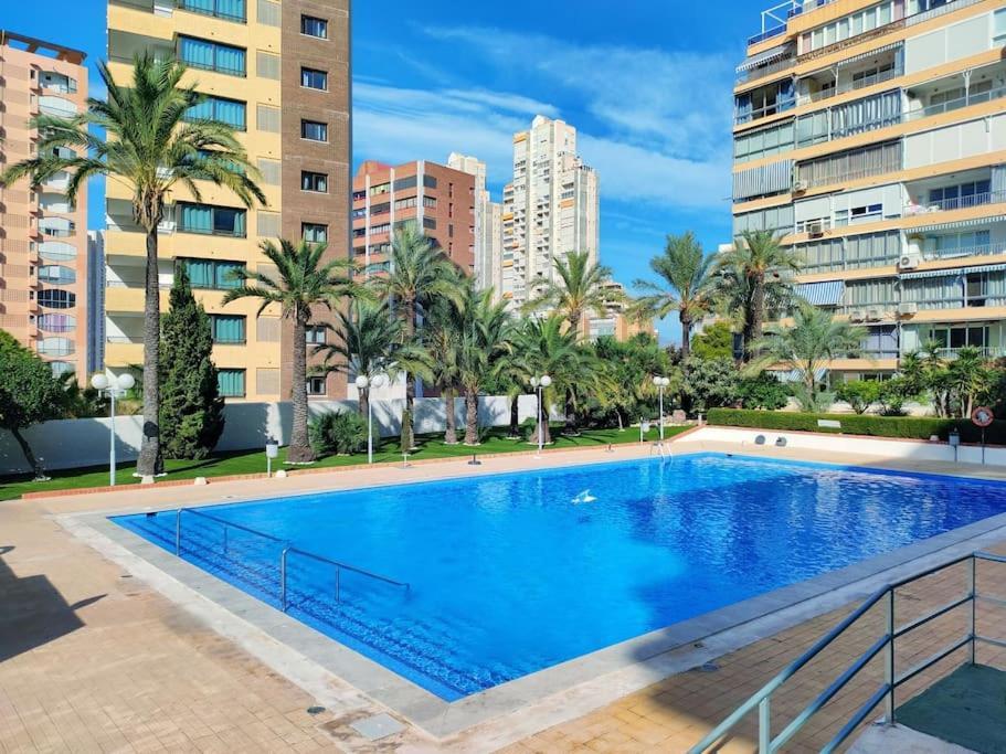 Bermudas Con Piscina Y Garaje En Appartement Benidorm