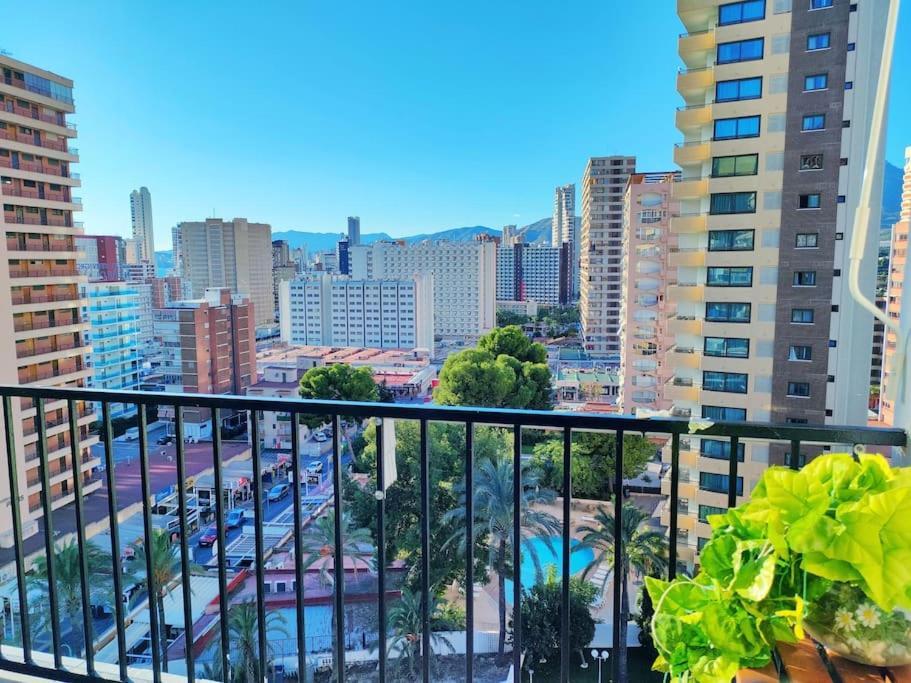 Bermudas Con Piscina Y Garaje En Appartement Benidorm