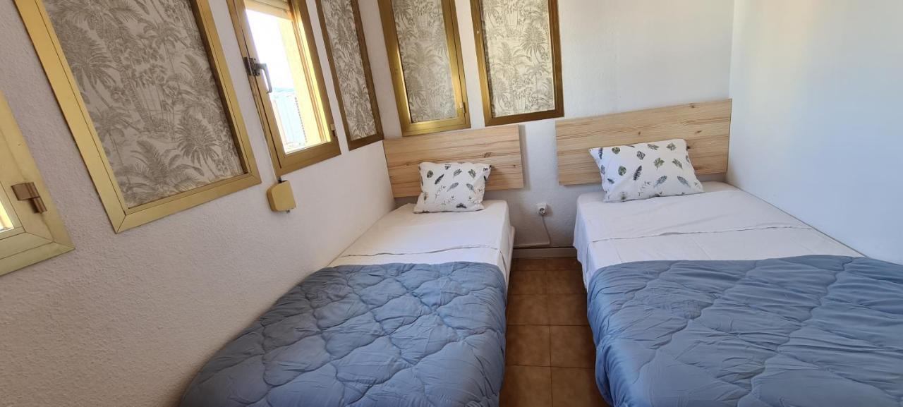 Gerona On The Strip With Pool & Parking