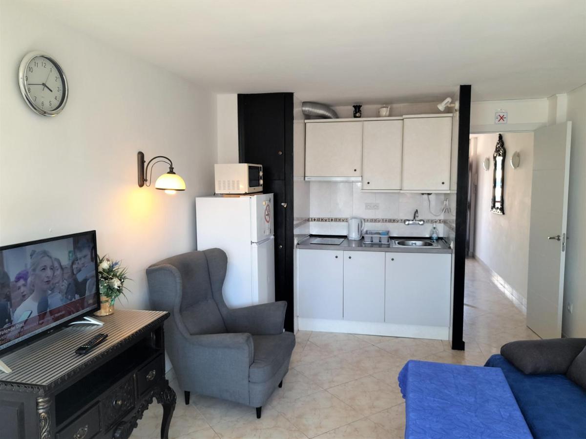 Apartment Sea View In Rincon De Loix- Free Parking, Pool, Wi-fi, New Air Conditioning