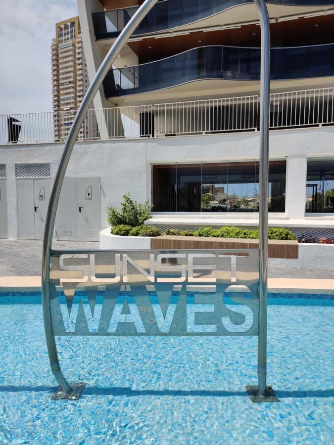 Sunset Waves Golden Appartement