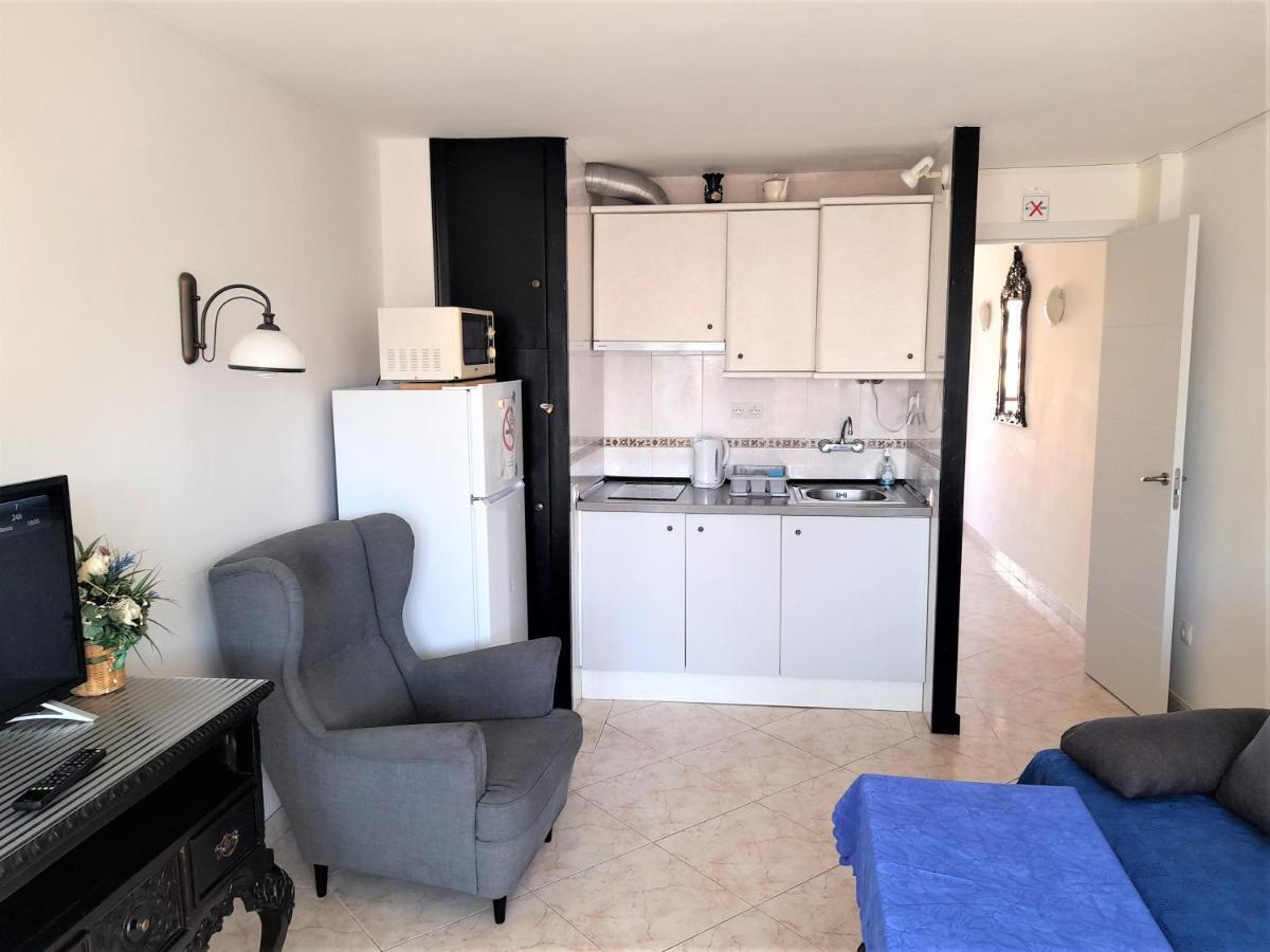 Sea View In Rincon De Loix- Free Parking, Pool, Wi-fi, New Air Conditioning Apartment *