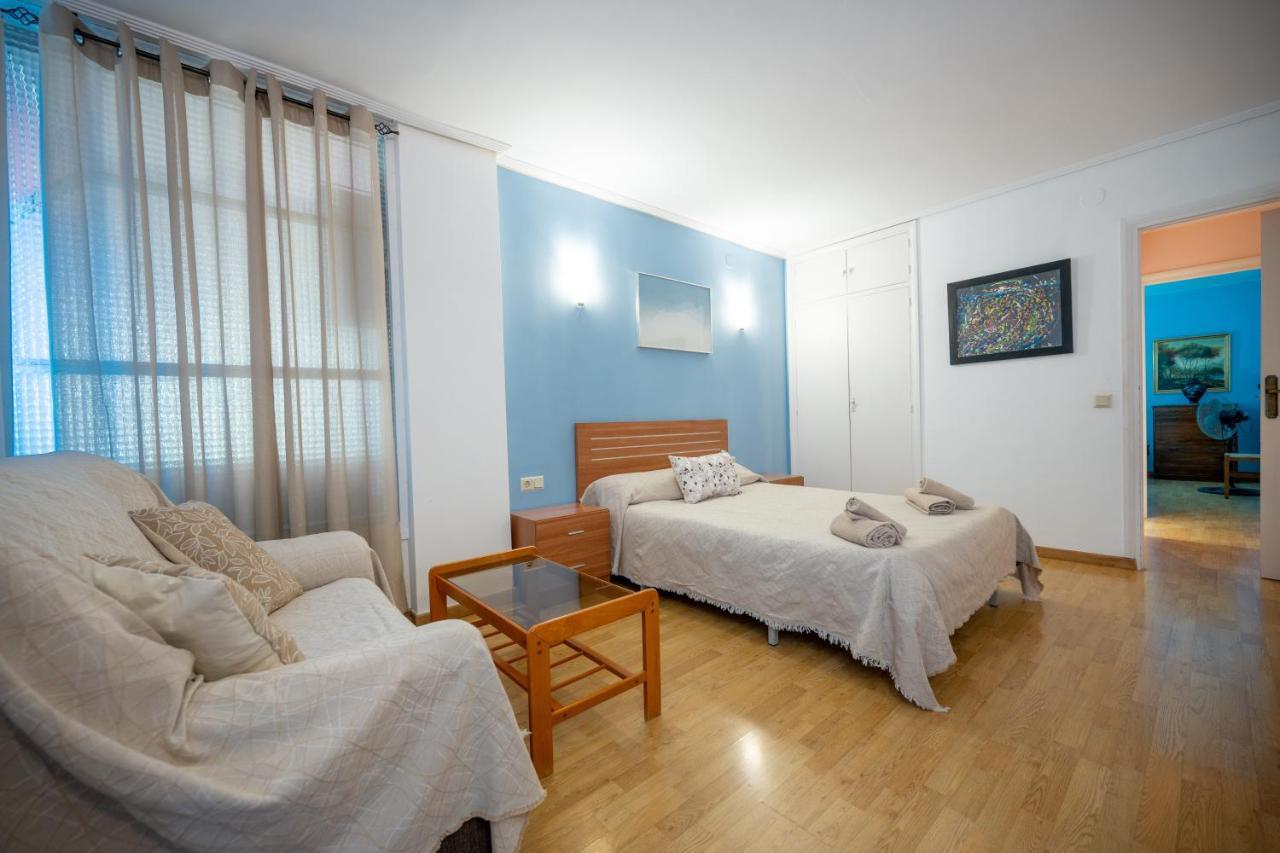 Beautiful Parque Loix 4 Bedroom Shared Pool, Tennis Court Benidorm