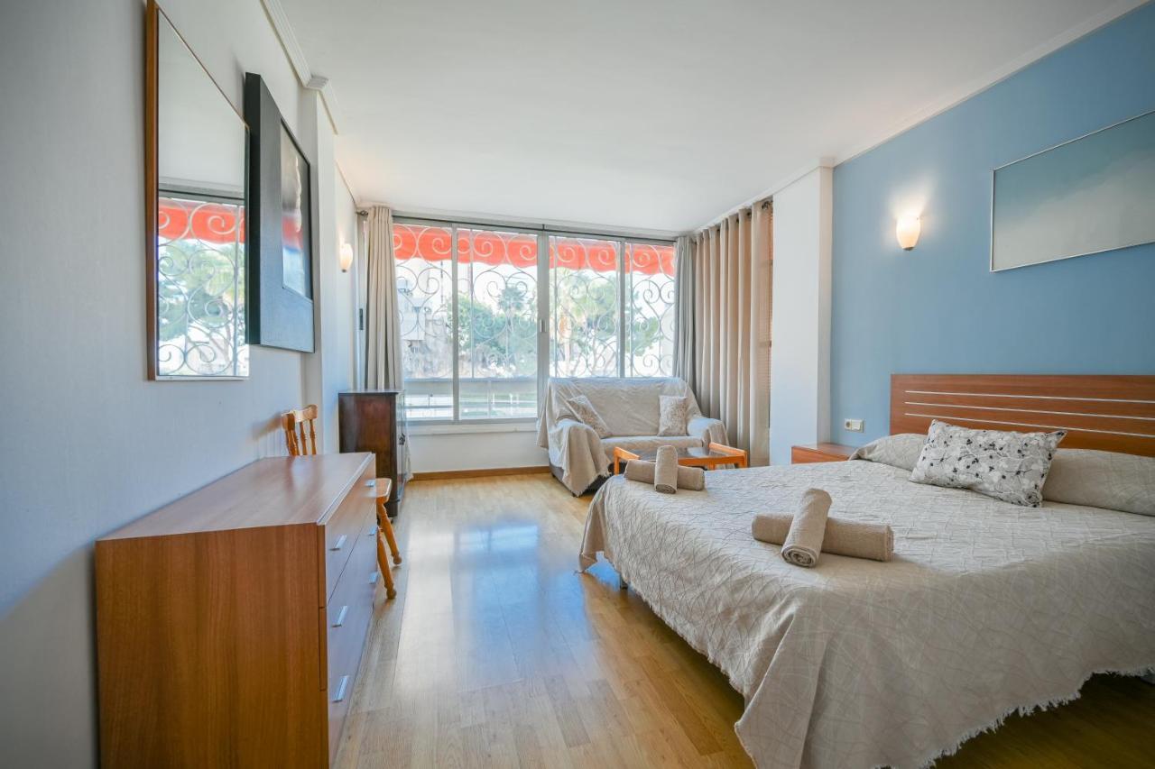 Beautiful Parque Loix 4 Bedroom Shared Pool, Tennis Court Benidorm