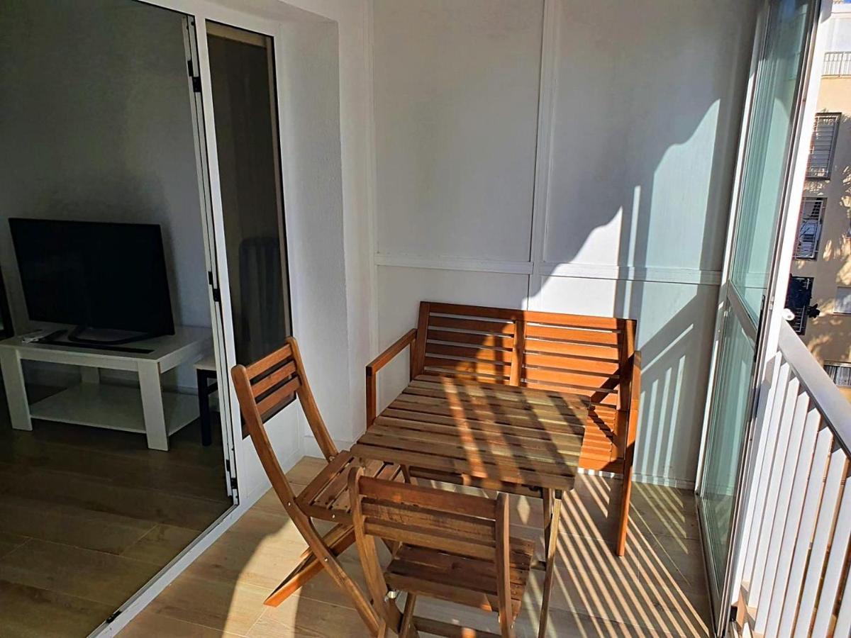 First Line With 3 Bedrooms And Seaviews Apartment *