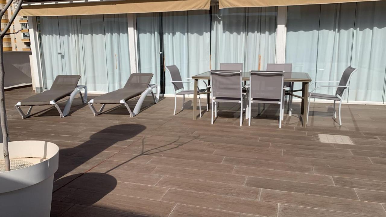 Atico Con Enorme Terraza Y Chill Out Particular