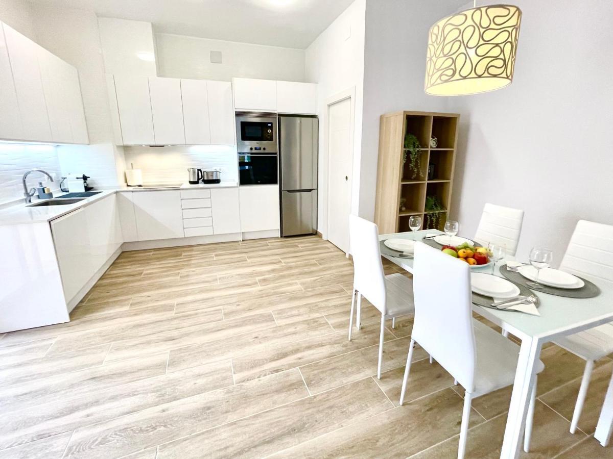 Old Town House With Lounge Area Vakantiehuis Benidorm