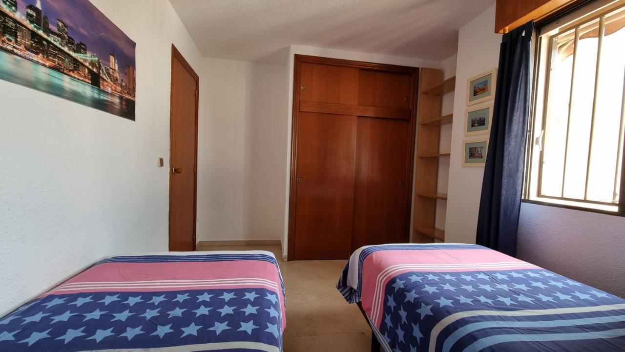 Atico Con Terraza Y 2 En Casco Antiguo Appartement