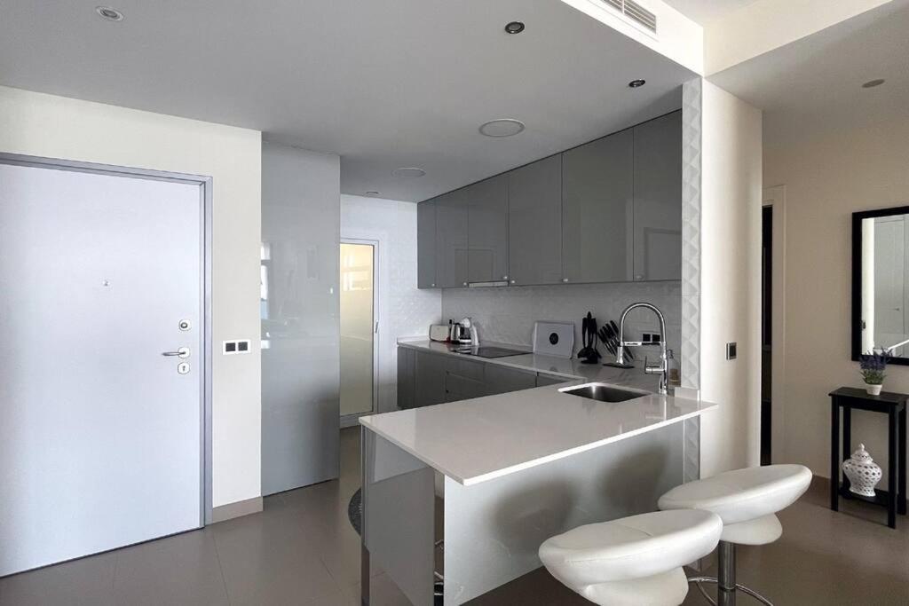 Luxury Residencial Sunset Drive - Benidorm, Espana Apartment *