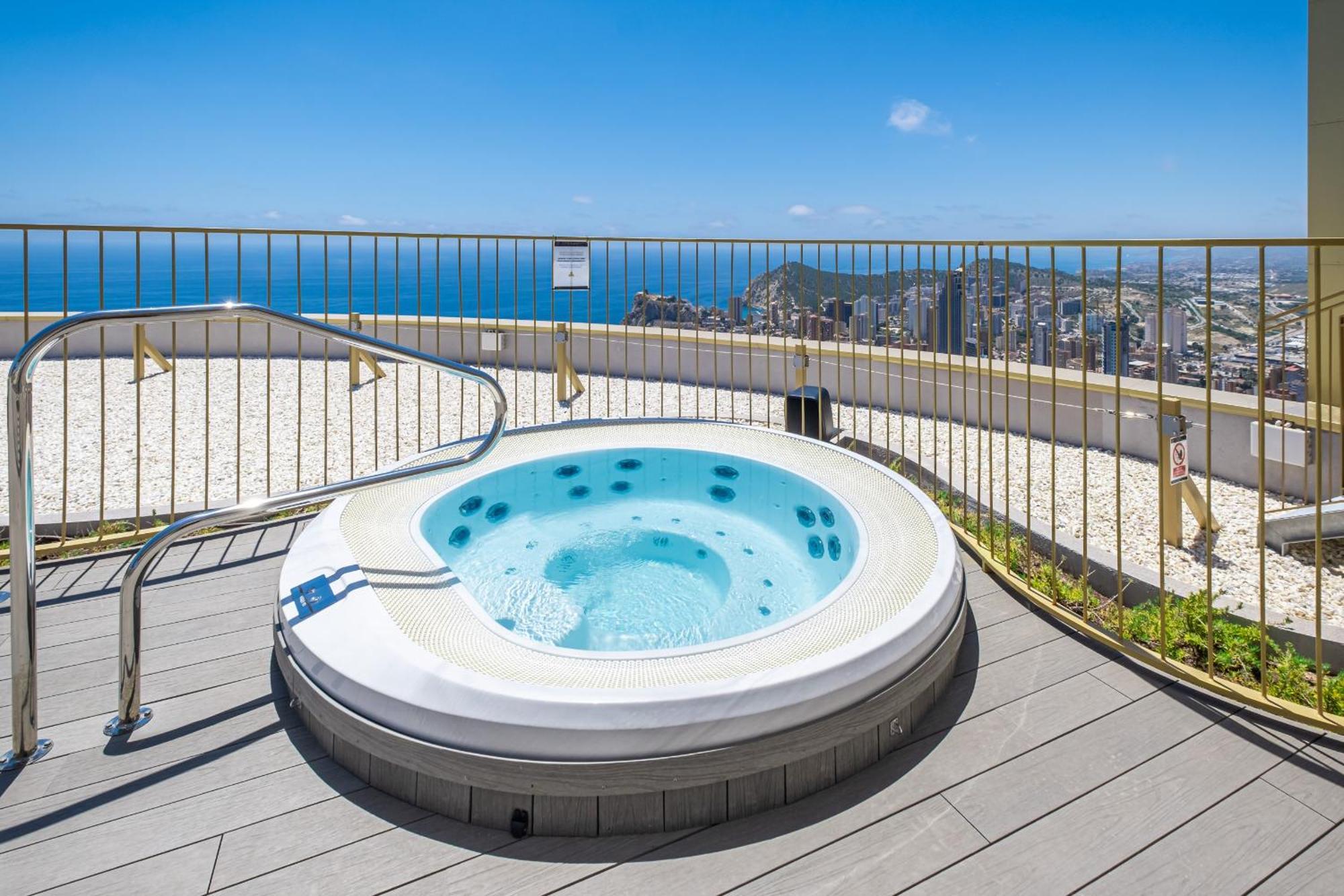 Intempo Deluxe 33-a Sky Poniente Beach