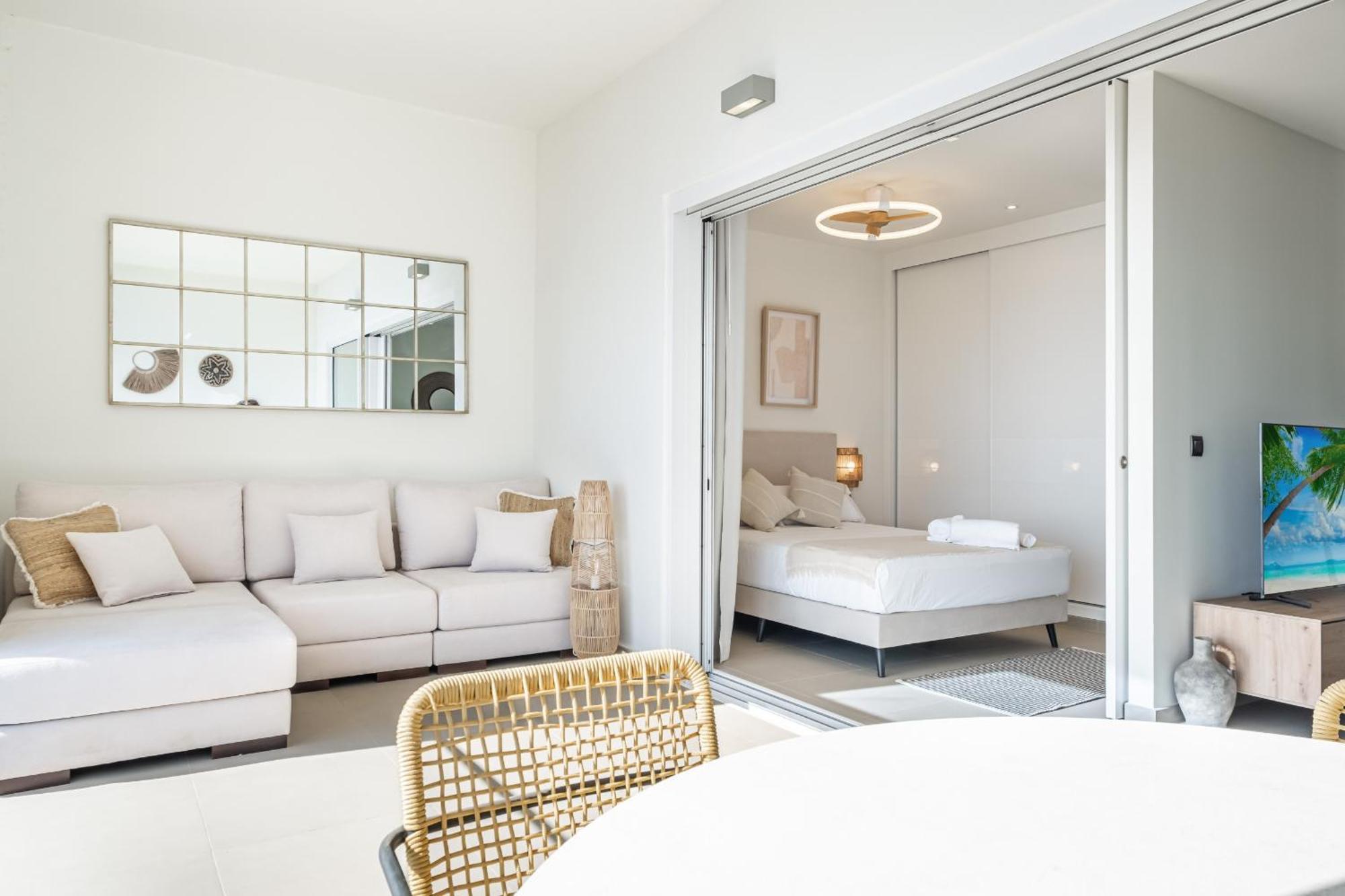 Intempo Deluxe 33-a Sky Poniente Beach * Benidorm