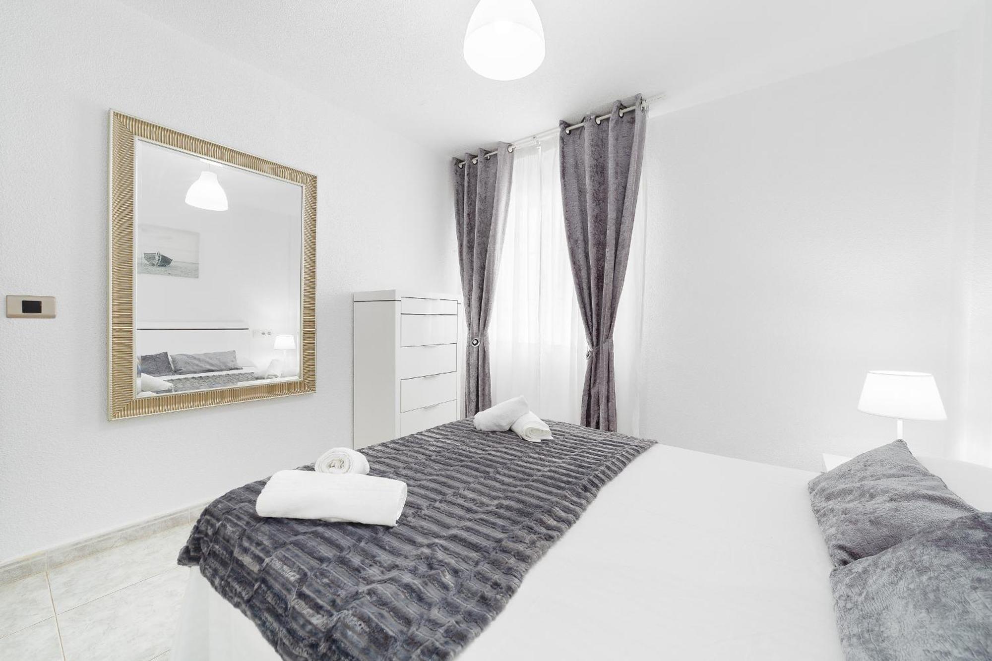 Apartment Luxury Primerisima Linea Playa Poniente Con 6,5 Mts De Vistas Frontales Al Mar Benidorm