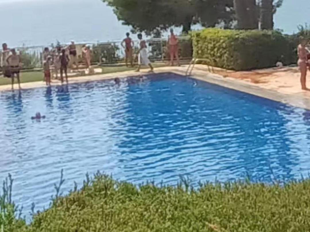 Nuevo Apto Balcon De Poniente 1 A Linea Playa Torre 2 Luxe Sm Con Aire, Piscina,jar Vistas Espectaculares Al Mar De Appartement Benidorm