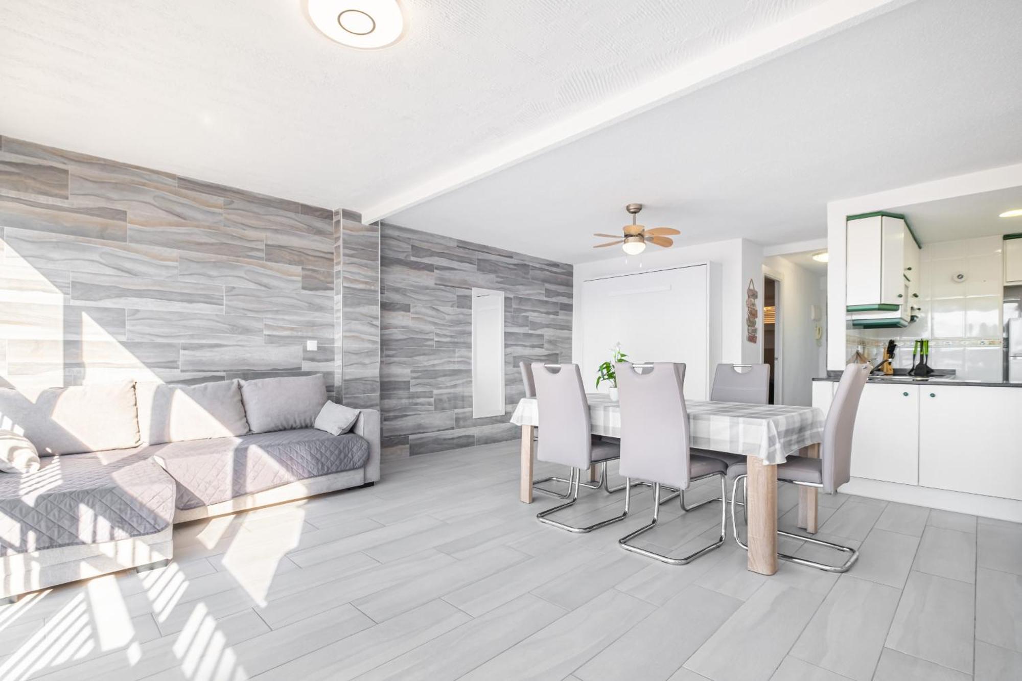 Loixana 10-8 - Arena Apartment