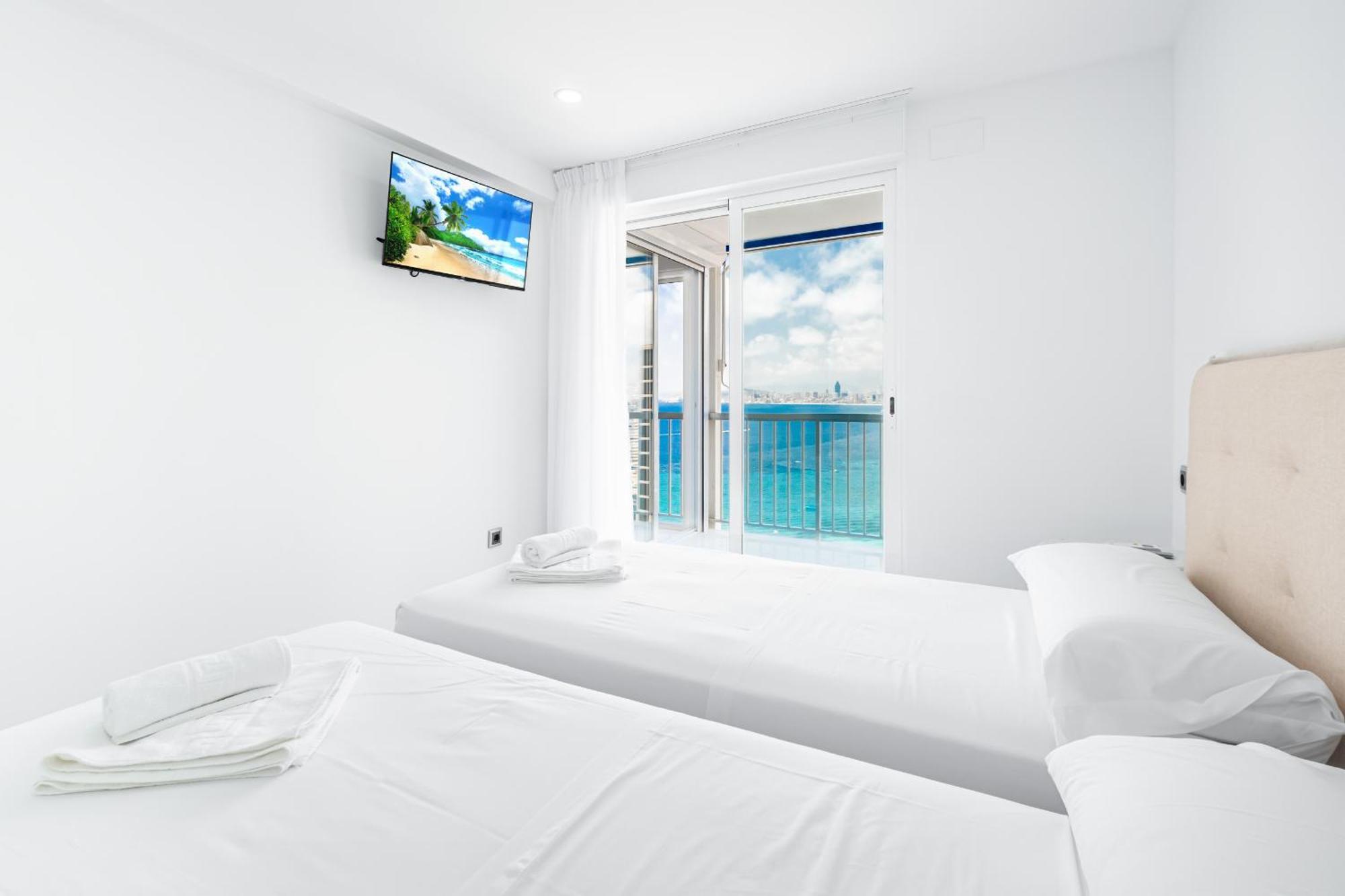 Halcon Deluxe 17-c Levante Apartment *