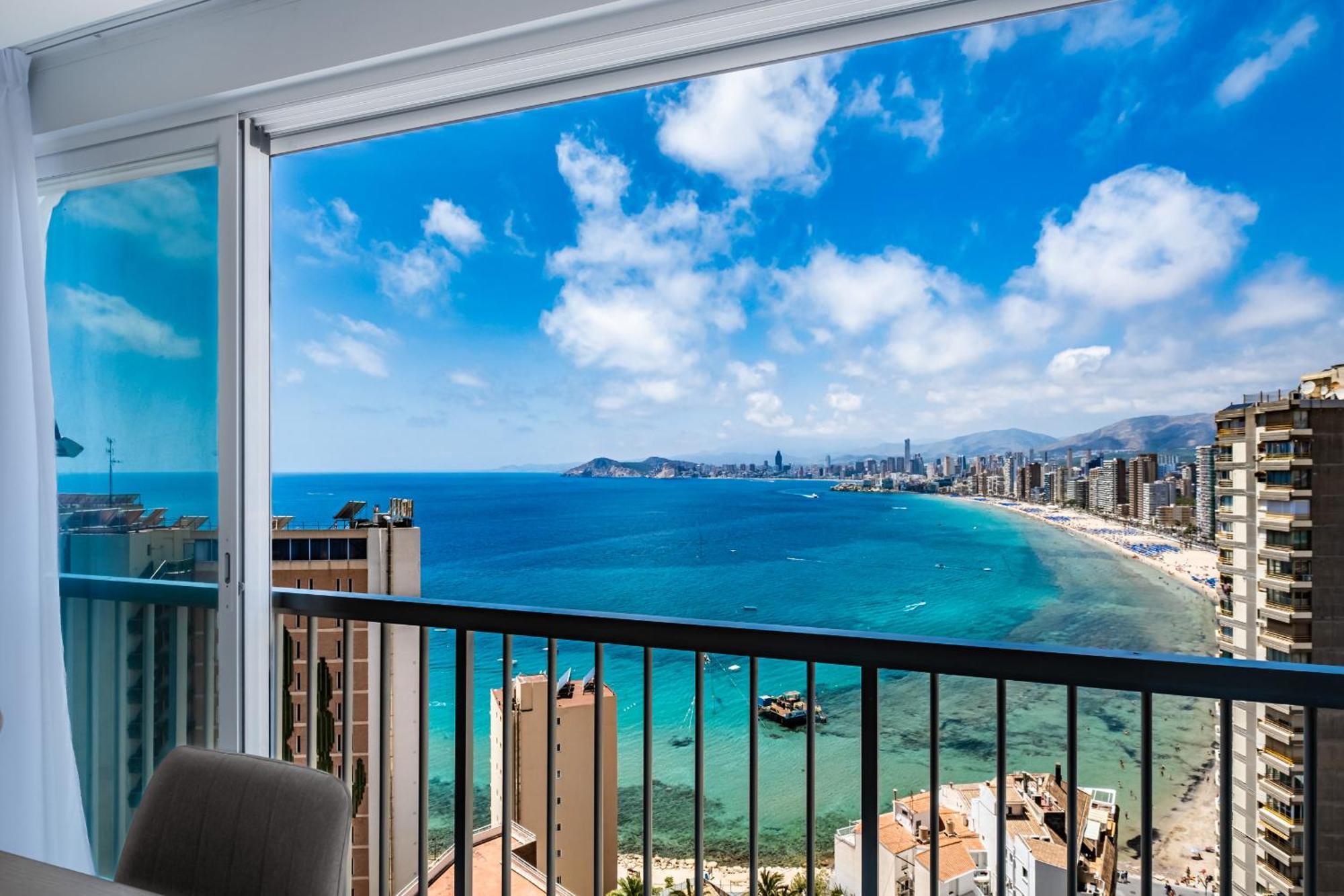 Halcon Deluxe 17-c Levante Apartment *