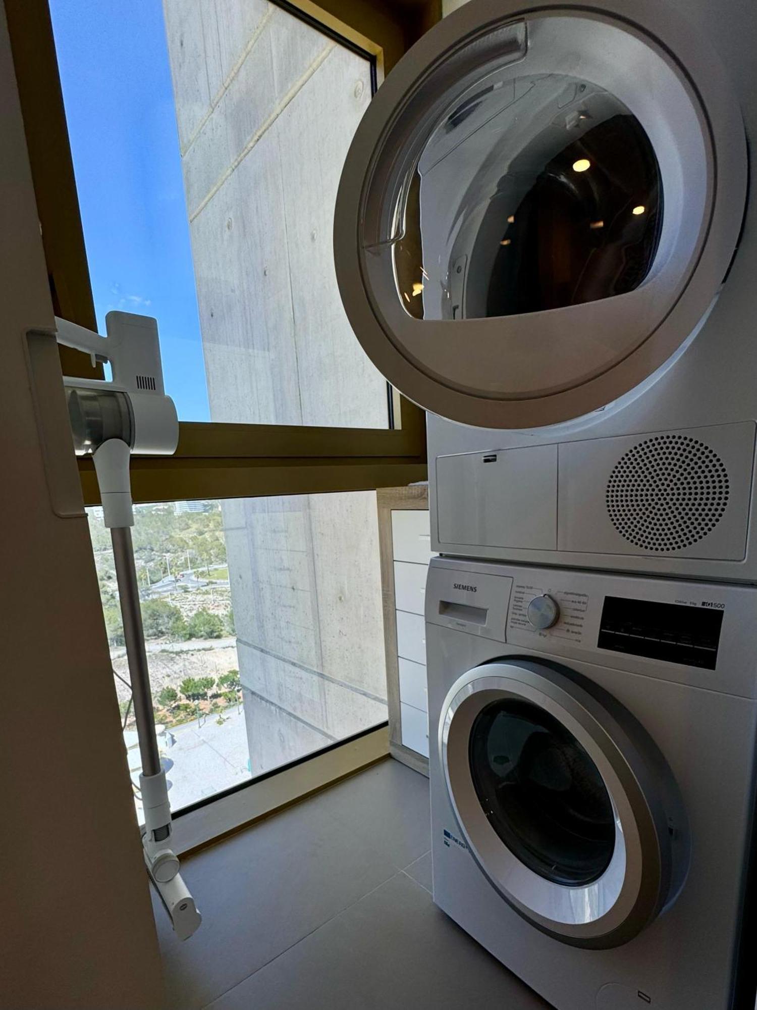 Intempo Golden Tower Apartment *