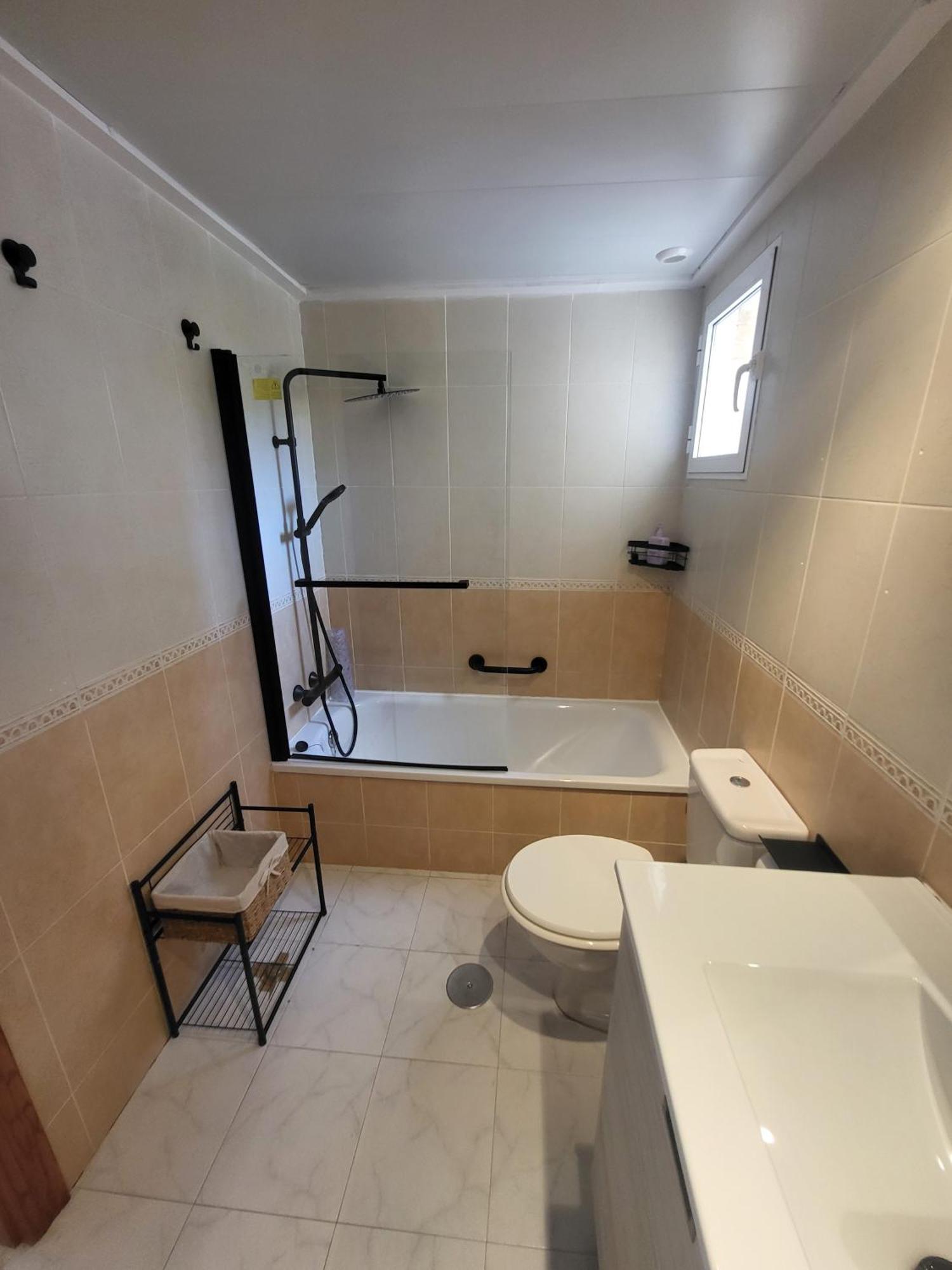 Superb View - Renovated 2025 Apartment *
