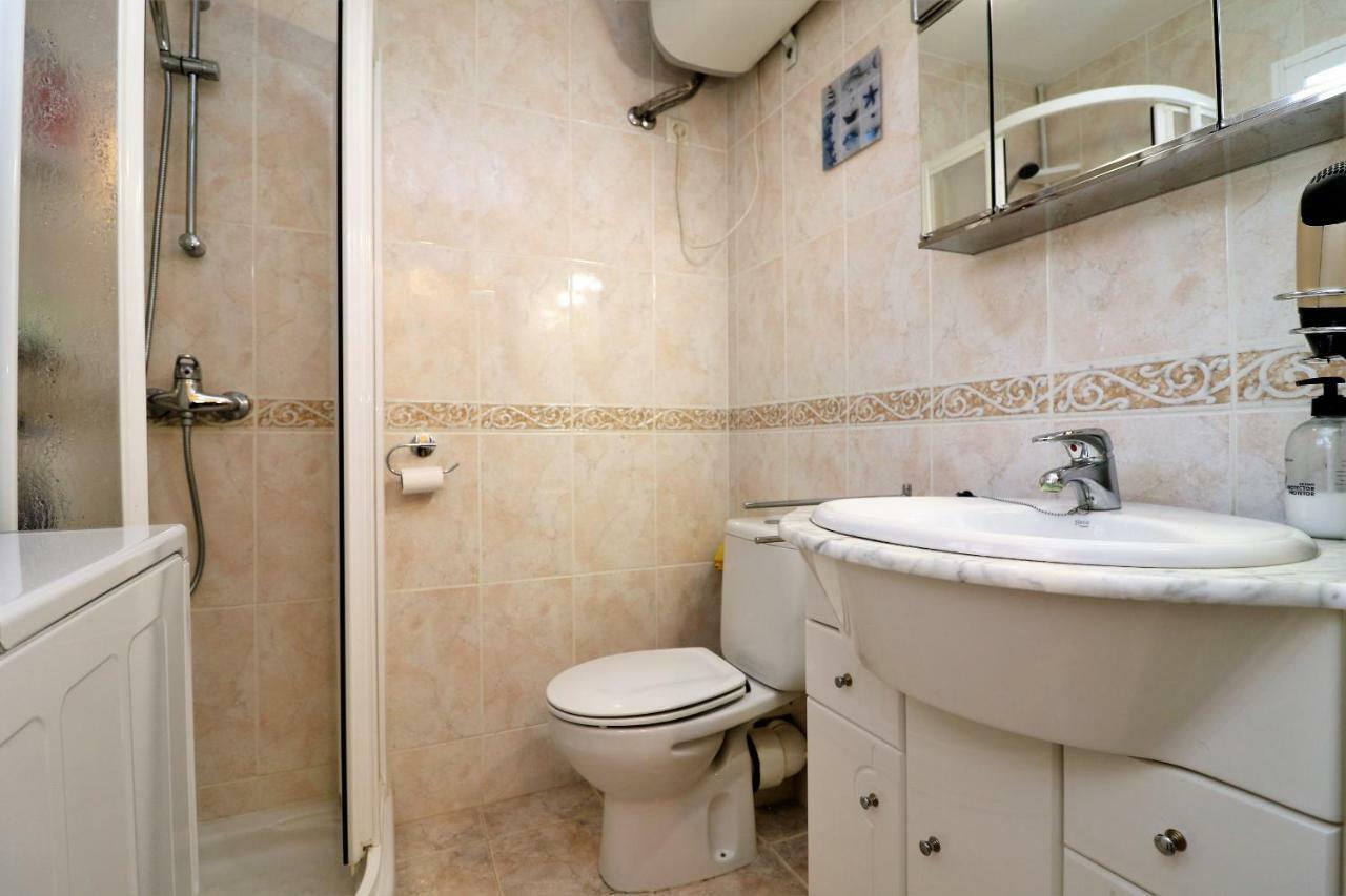 Playmon Park C39 Apartment