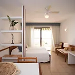 Apartamentos María Cristina Beach