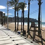 Apartamento En Plaza Triangular Y Muy Cerca De La Playa