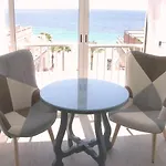 Apartamento Giner, muy centrico, soleado, en pleno casco historico, frente la playa de levante, a unos pasos, con vistas al mar