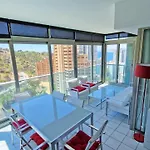Apartamento soleado con terraza privada