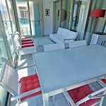 Apartamento soleado con terraza privada