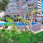 Karola Con Vistas Piscina Y Parking En Benidorm