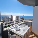 En El Centro De Benidorm Y Con Vistas Al Mar