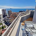 En El Centro De Benidorm Y Con Vistas Al Mar