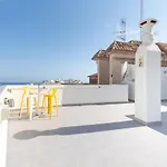 Old City Penthouse With Fantastic Views & Parking