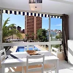 Versalles Pool Levante