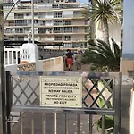 First Line Apartment With 3 Bedrooms And Seaviews