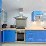 Executive 2 Bedroom Luxury Suite By The Beach With King-Size Bed