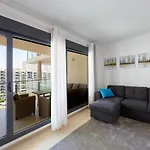 Luxurious Newly Renovated 2 Bedroom Condo By The Beach