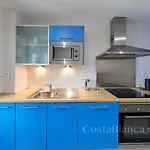 Luxurious, Newly-Renovated Large 2-Bedroom Condo By The Beach