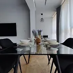 Dos Calas Sunny Apartment